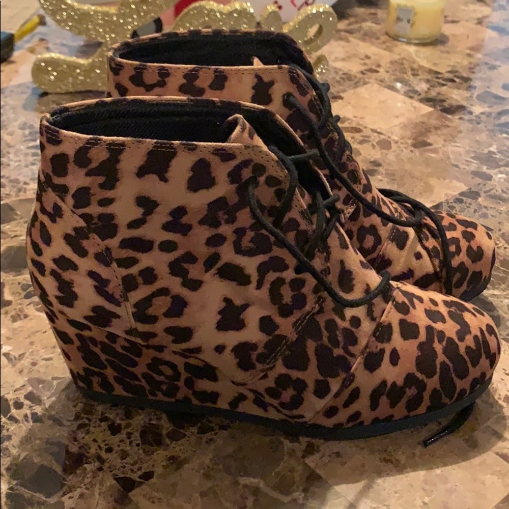 Leopard ankle booties size 7